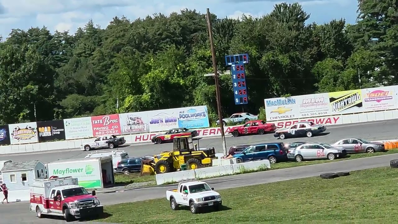 Hudson Speedway - Crown Vics Heat 2