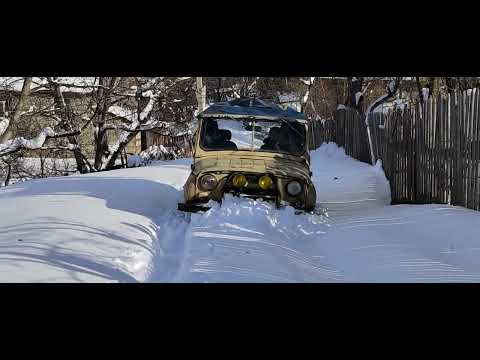 Uaz in the snow