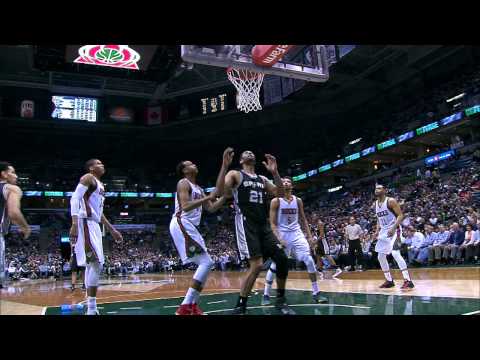 Tim Duncan Scores 10,000th Career Field Goal