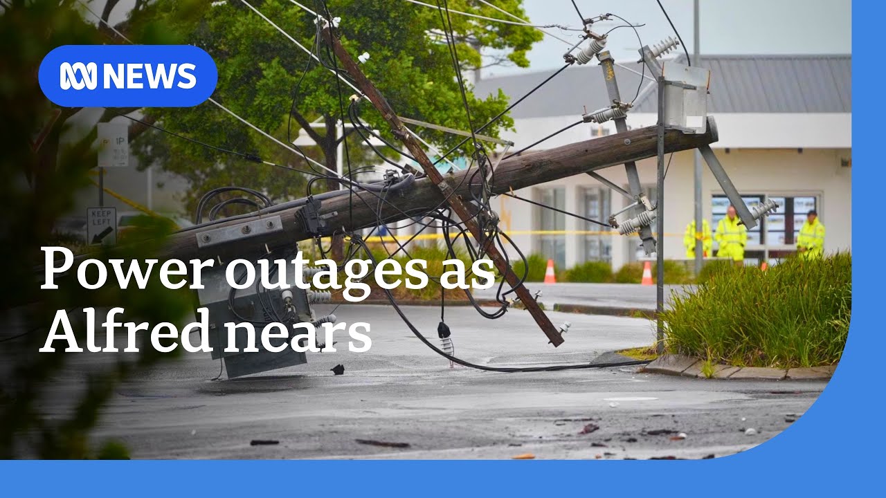 84,000 homes lose power, man washes into floodwaters in NSW as Alfred approaches | ABC NEWS