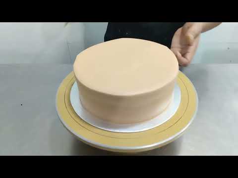 chocolate sneaker Cafe cake by chef alyas awan #cake #cakelover #cakedecorating 🎂🎂🎂🎂