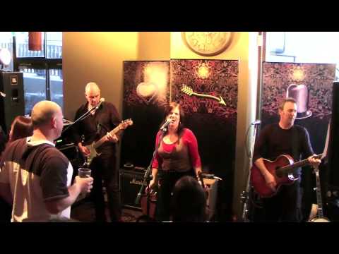 Love That Hat - Food and Music at the Pub
