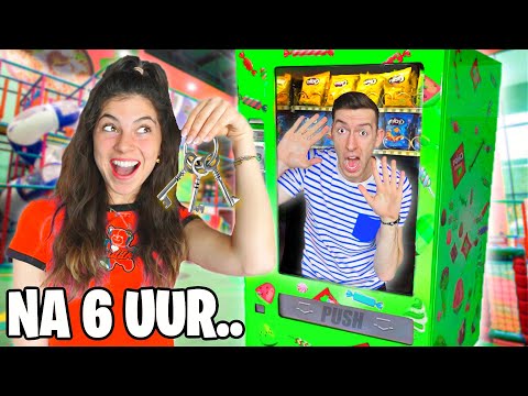 MIJN VRIEND OPGESLOTEN IN EEN AUTOMAAT! *PIJNLIJK* #420