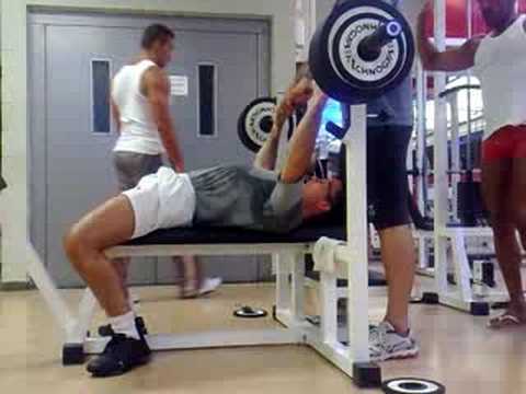 Bench press 1x3@95kg,1x3@97kg - BW 60KG