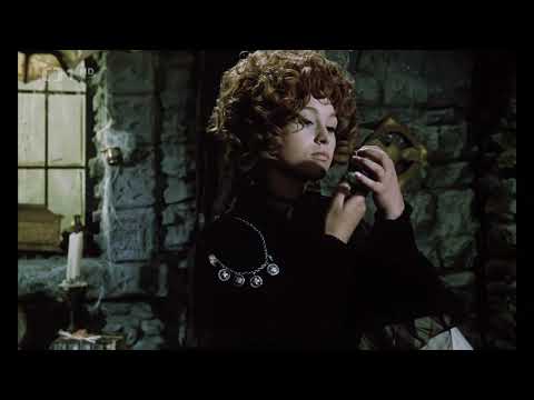 Petra Černocká - Saxana  / Dívka na koštěti 4K