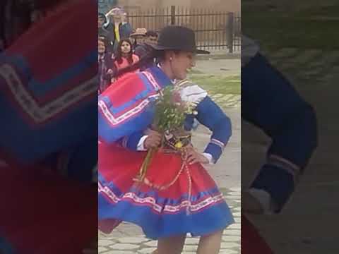 Baile de Acomayo en el mirador de San Cristóbal Cusco Perú