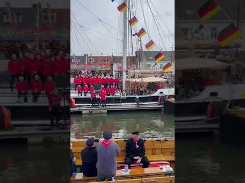 Optreden van Bente van de Steeg samen met Recht deur Zee op Sail Kampen 2024