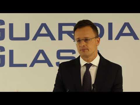 Szijjártó Péter átadta az orosházi Guardian új gyártósorát