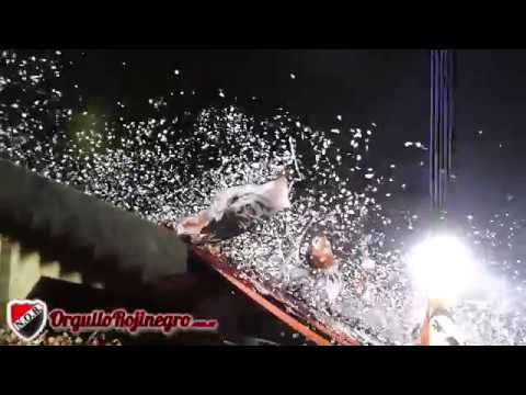 "Entrada y recibimiento desde todos los sectores! Newell's vs Atl. Paranaense. OrgulloRojinegro" Barra: La Hinchada Más Popular &bull; Club: Newell's Old Boys