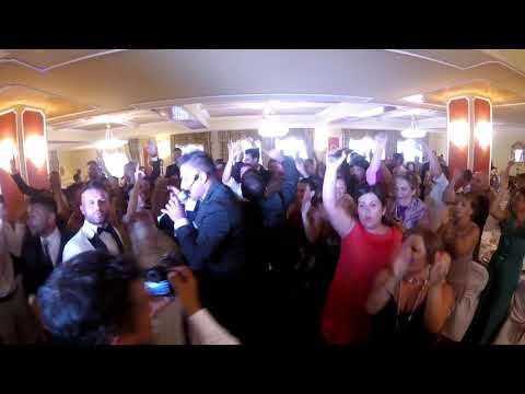 Ingresso Sposi Animazione Divertente per Matrimoni - La Masseria - Animatore Francesco Barattucci