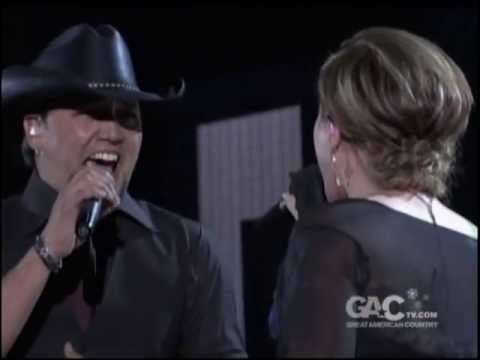 Jason Aldean and Kelly Clarkson - Don't You Wanna Stay