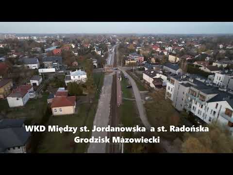 WKD Grodzisk Mazowiecki, remont torów między st. Jordanowice i st. Radońska. Listopad 2022 r. Dron.