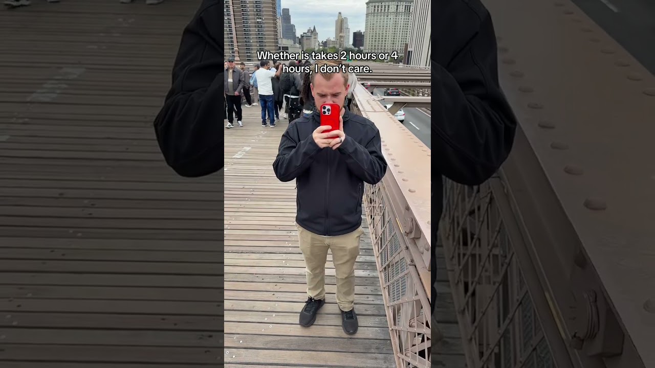 We need to get fire NYC pics for the gram #newyorkcity #brooklynbridge #husbandwife #couples #travel