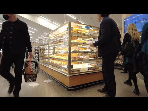 (4k) Lunch time walk. Thorndon, Wellington Central (NZ). September 2022.