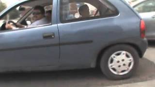 preview picture of video 'gente imprudente al volante  queretaro santiago de queretaro mexico av los arcos'