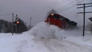 preview picture of video 'CN 8020 at Parry Sound (20NOV2014)'