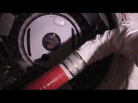 SpaceX Demo 2 Crew Dragon hatch opening