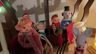 A Christmas Tour of my Very Vintage Christmas Family Room 2022