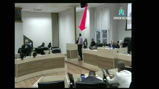 De pirraça, vereadores abandonam plenário após perder votação