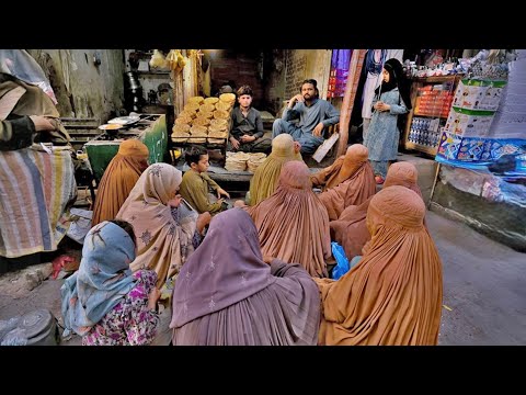 🇵🇰 Peshawar, Pakistan. Qissa Khwani Bazaar - 4K Walking Tour & Caption