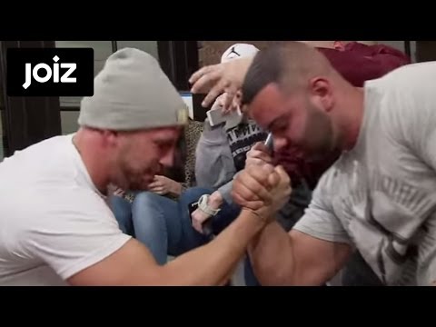 Maskulin  - Silla tritt im Armdrücken gegen Animus an.