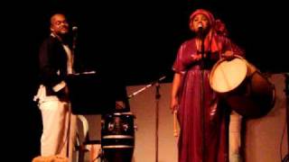 A voz do tambor - Mercês Bertoldo e Saúva