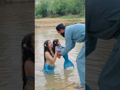 Un traficante intenta comprar a la pequeña sirena