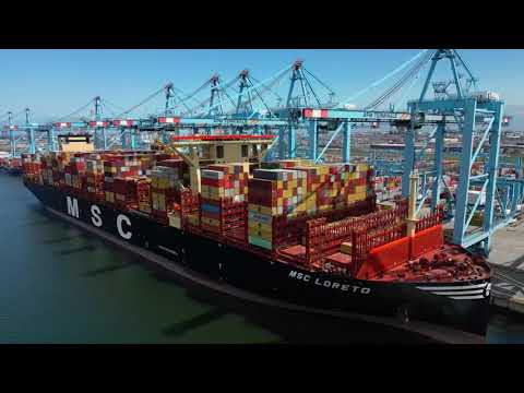 World's largest container ship welcomed at APM Terminals Maasvlakte II