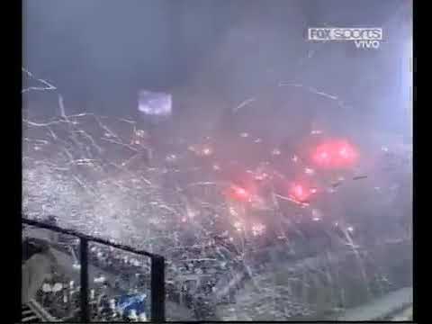 "El mejor recibimiento de la historia, Nacional en Copa Libertadores 2009" Barra: La Banda del Parque • Club: Nacional