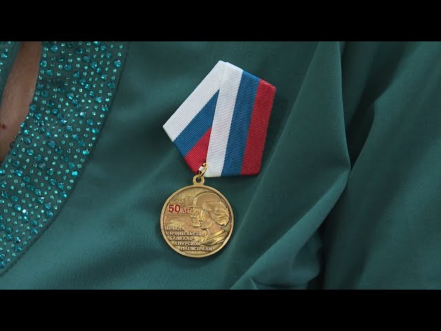 Первый директор школы №39 отметила 90-летний юбилей