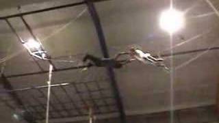 Trapeze Arts, max's half-turn