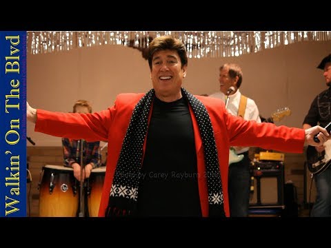 Ronnie McDowell sings 'The King Is Gone' Maryland Feb 2016