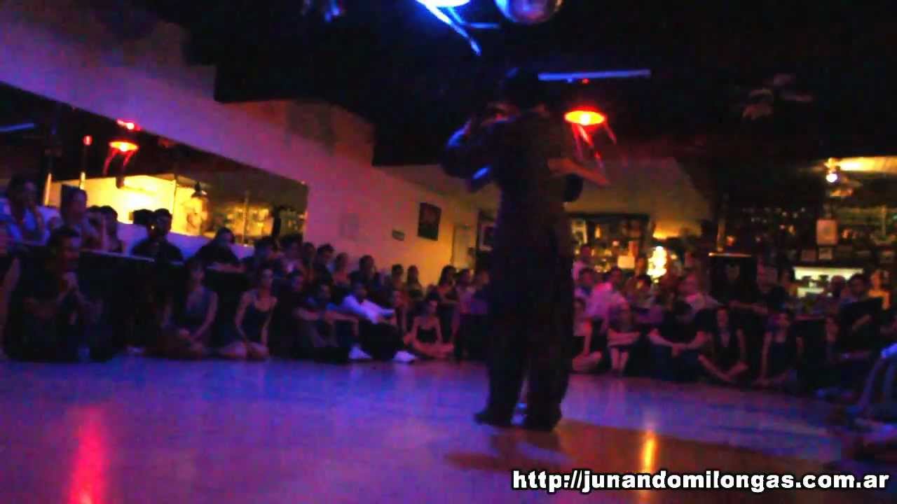 ALEJANDRO BERON Y VERONICA VAZQUEZ en MILONGA10 (Milonga)
