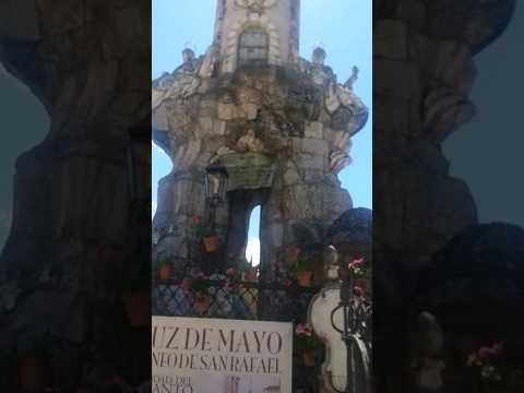 La Cruz de Mayo en Córdoba: Celebrando la Primavera con Color y Tradición(Andalucia)