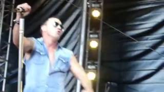 Shannon Noll Singing "Run To Paradise" @ Ballarat 28.1.17