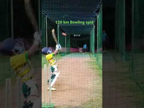 How To Face Fast Bowling Correcttly #cricket #shorts #battingtips @offcialneerajkfc #fastbowlingtips