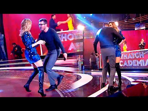 Marcelo Tinelli got excited about cumbia and Guille Valdés got him to dance in the middle of the ...