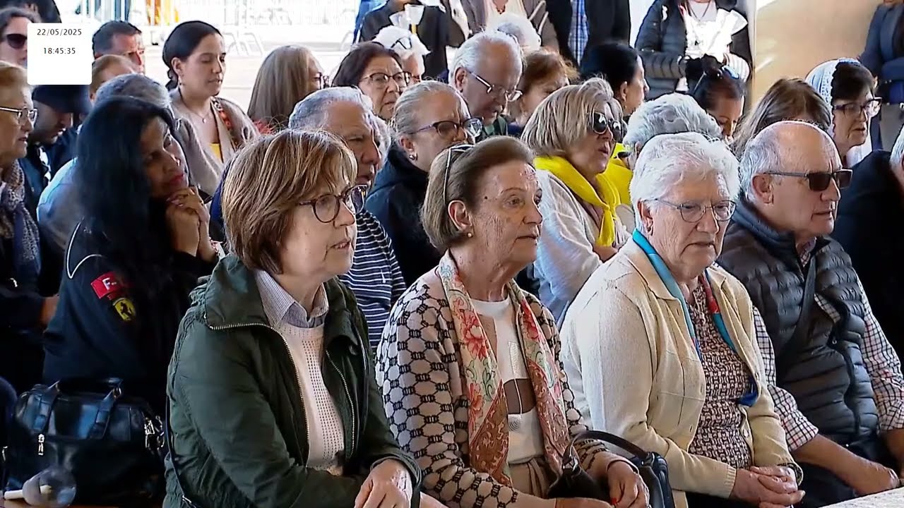 Terço a Nossa Senhora de Fátima desde a Capelinha das Aparições 22.05.2025