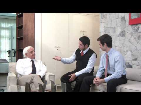 Alunos da PUC ocupam reitoria.