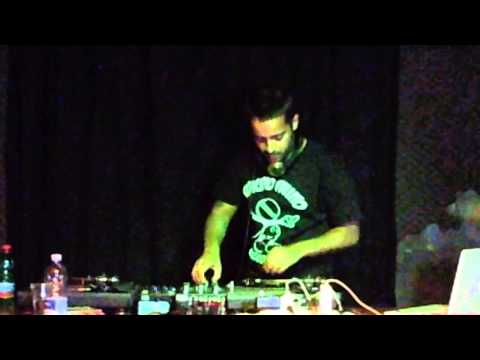 Dj FastCut (GuastaF3st3) Scratch live "Ex Mattatoio" (Aprilia)