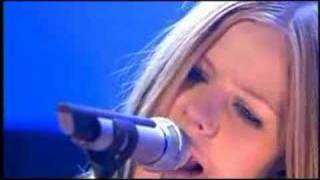 2004-05-21 - Avril Lavigne - Don't Tell Me (Live @ TOTP)