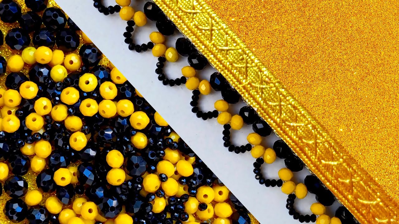 Definitely try this beautiful fringe embroidery on the edge of your shawl!#DIY💛💫💛