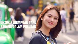 Download lagu UNTUK PEREMPUAN YANG SEDANG DALAM PELUKAN - COVER REGGAE BY SMVLL ( PAYUNG TEDUH ) mp3