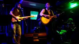 Genç Osman - Bıktım Senden ( Karga Bar Konseri / 21.11.2015 )