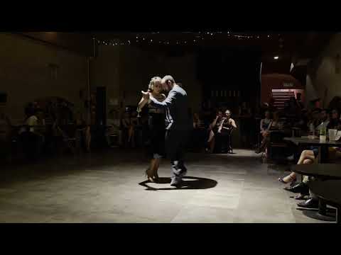 Pablo Rodríguez y Majo Martirena bailan Íntimas (4/4). Lirondo Milonga 15/02/2022