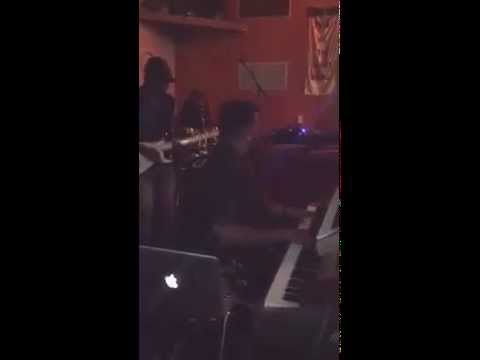 RED CAMP SMASHIN THIS PRAISE BREAK "DO3"