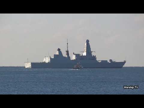 HMS DEFENDER D36 BY THE BREAKWATER IN PLYMOUTH SOUND - 29th October 2018
