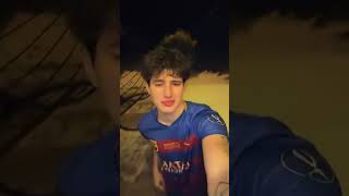 Download lagu Swimmmm mp3 Download lagu Swimmmm mp3