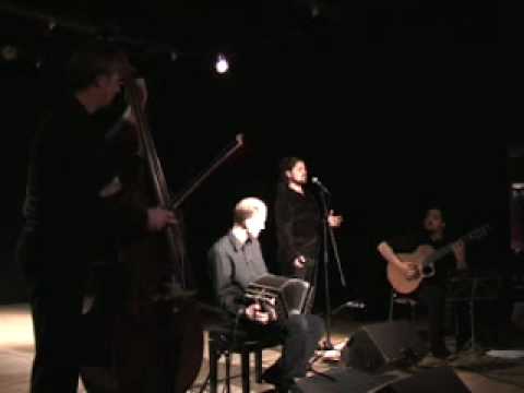 Trio Tincho Playing 'El Motivo' live