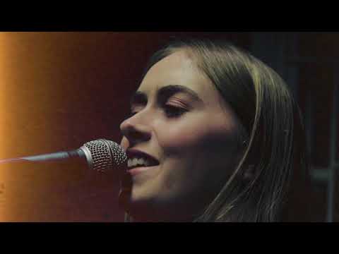 Lure 77: A Live Performance by Niamh Keane